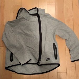 Nike girls medium grey sweatshirt